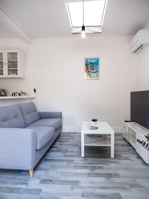 Logement Le Serein ตูลง ภายนอก รูปภาพ